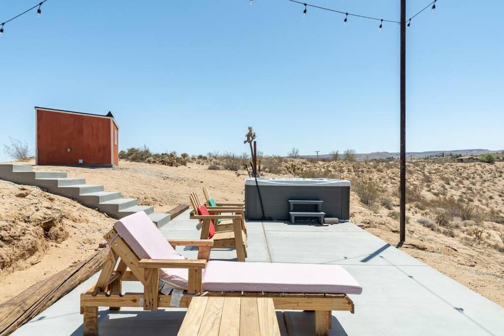 The Invisible Wind Cabin- Joshua Tree Amazing View 야카밸리 외부 사진