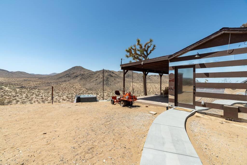 The Invisible Wind Cabin- Joshua Tree Amazing View 야카밸리 외부 사진