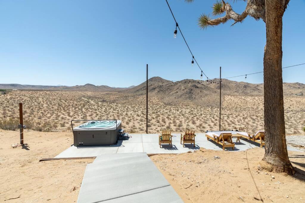 The Invisible Wind Cabin- Joshua Tree Amazing View 야카밸리 외부 사진