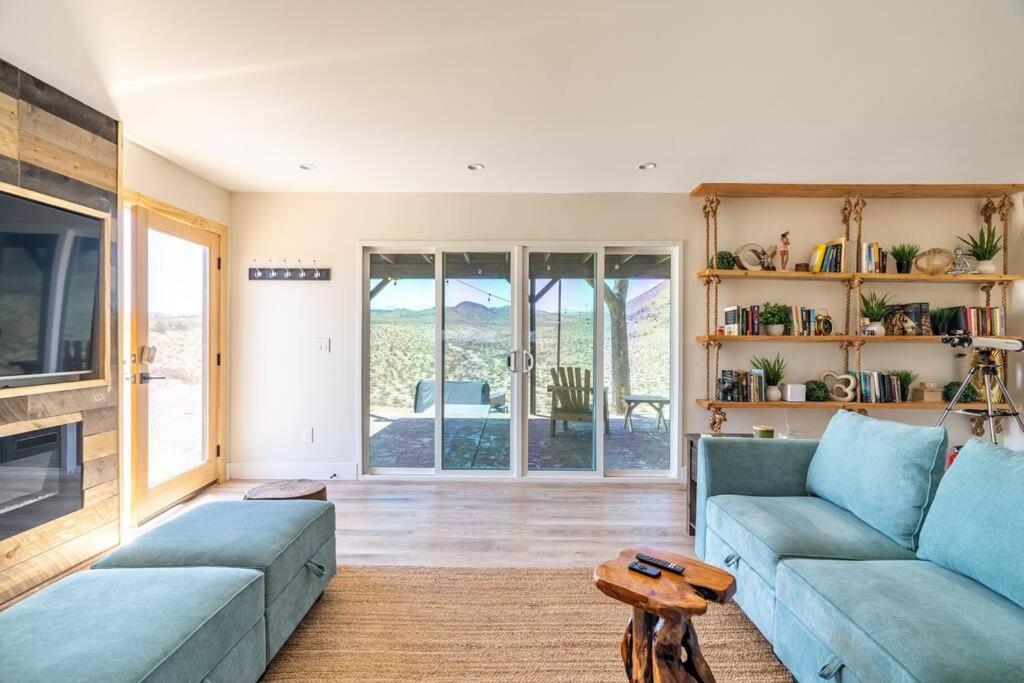 The Invisible Wind Cabin- Joshua Tree Amazing View 야카밸리 외부 사진