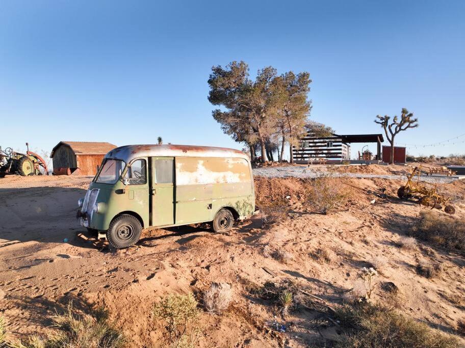 The Invisible Wind Cabin- Joshua Tree Amazing View 야카밸리 외부 사진